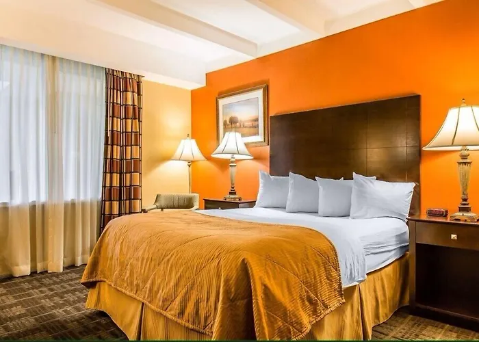 Clarion Hotel & Suites Hamden-New Haven